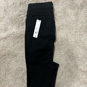 NWT Joe’s Jeans- The Icon Skinny